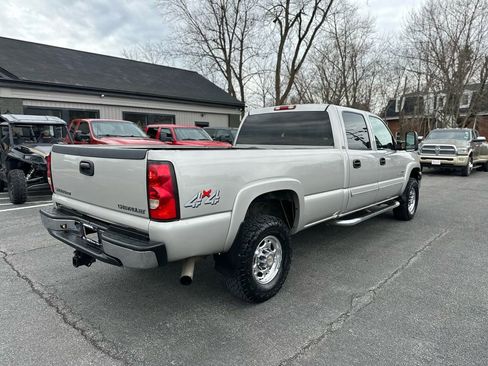 Used 2004 Chevrolet Silverado 2500 LT w/ Heavy-Duty Power Package image 4