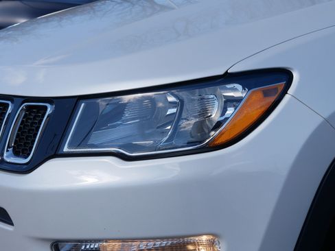 Used 2018 Jeep Compass Limited image 16