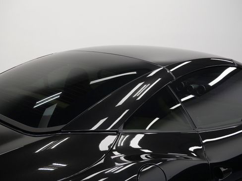 Used 2015 Ferrari California T RWD image 18