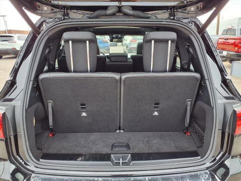 Used 2024 Mercedes-Benz GLB 250 4MATIC image 23