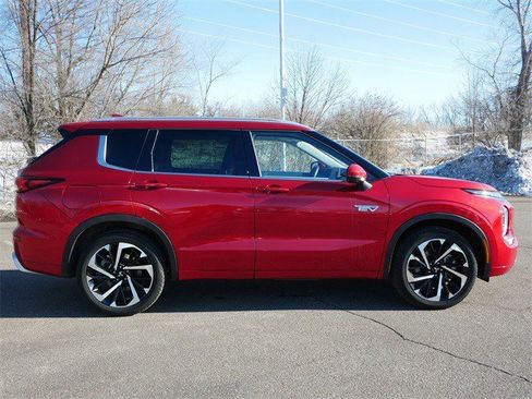 Used 2025 Mitsubishi Outlander SEL image 8