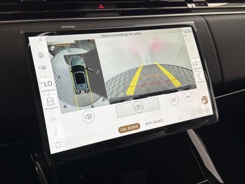 New 2026 Land Rover Range Rover Sport SE image 17