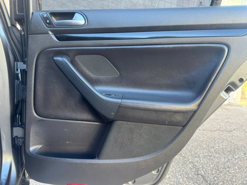 Used 2012 Volkswagen Jetta TDI FWD image 11