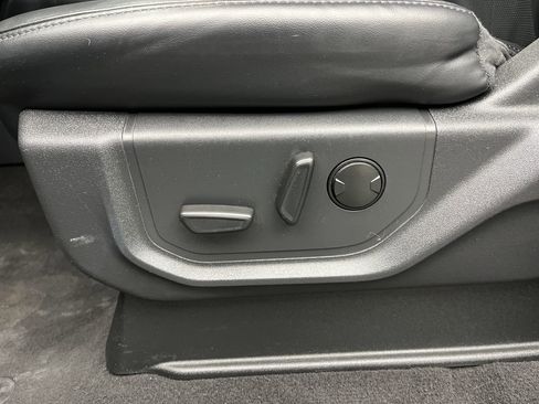 Certified 2024 Ford Expedition Max XLT image 12