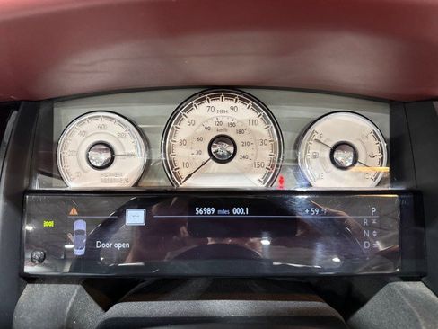 Used 2017 Rolls-Royce Dawn image 16