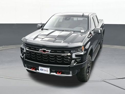 Used 2024 Chevrolet Silverado 1500 ZR2 image 64