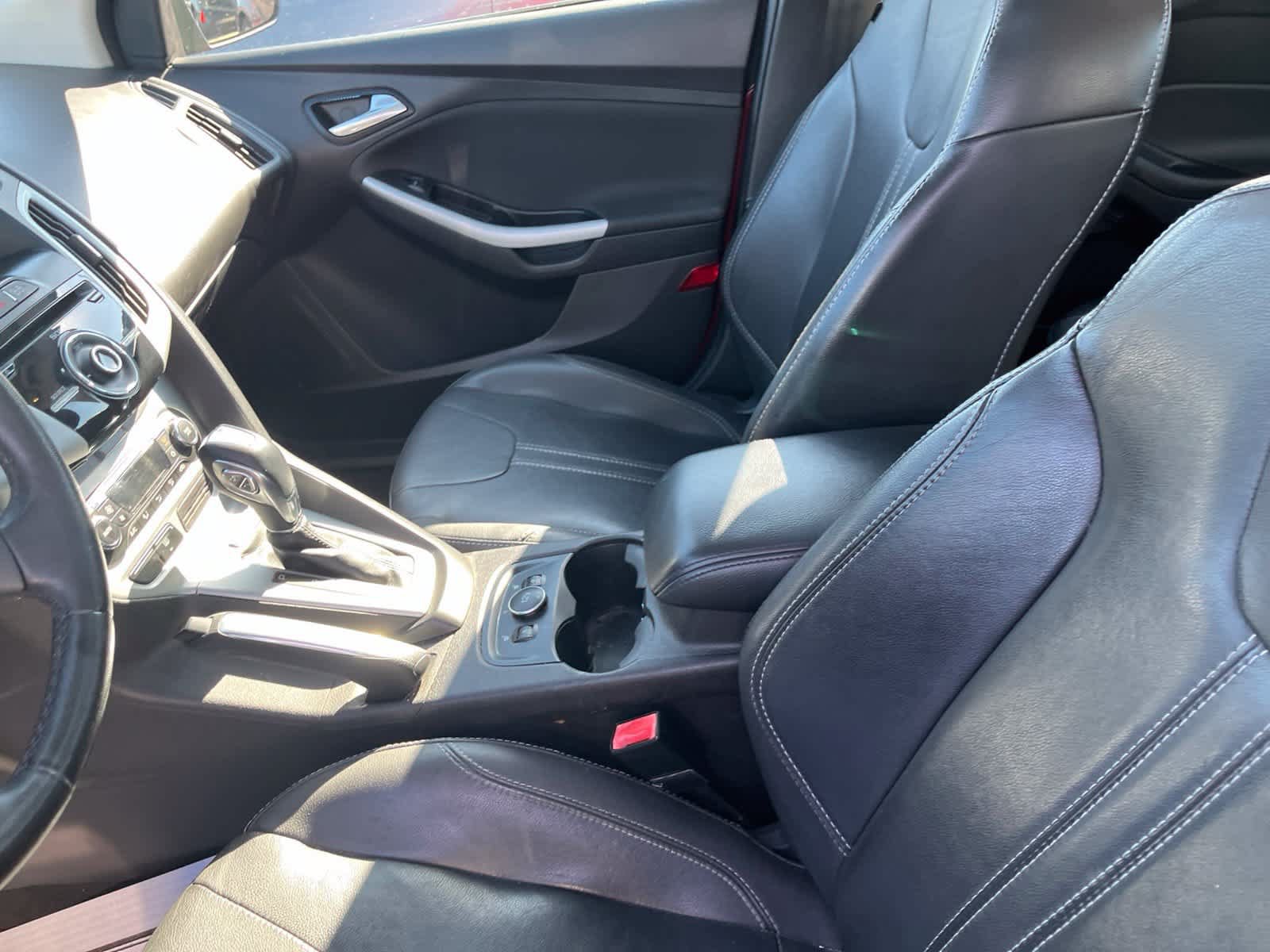Used 2013 Ford Focus SE FWD image 27