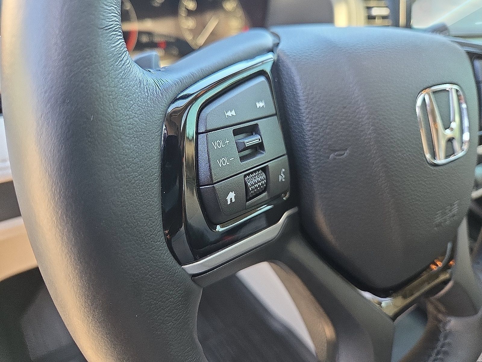 Used 2025 Honda Odyssey Elite image 12