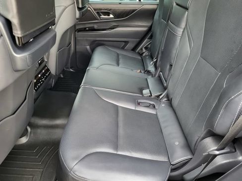 Used 2024 Lexus LX 600 4WD w/ Luxury Package image 23
