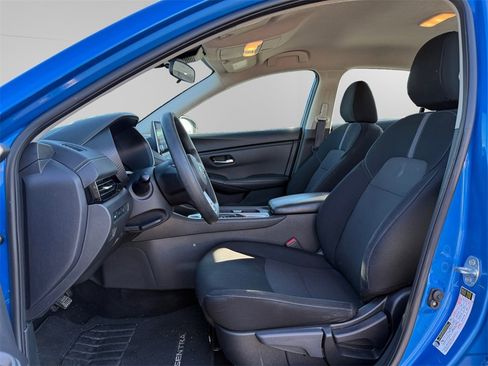 Used 2023 Nissan Sentra SV image 9