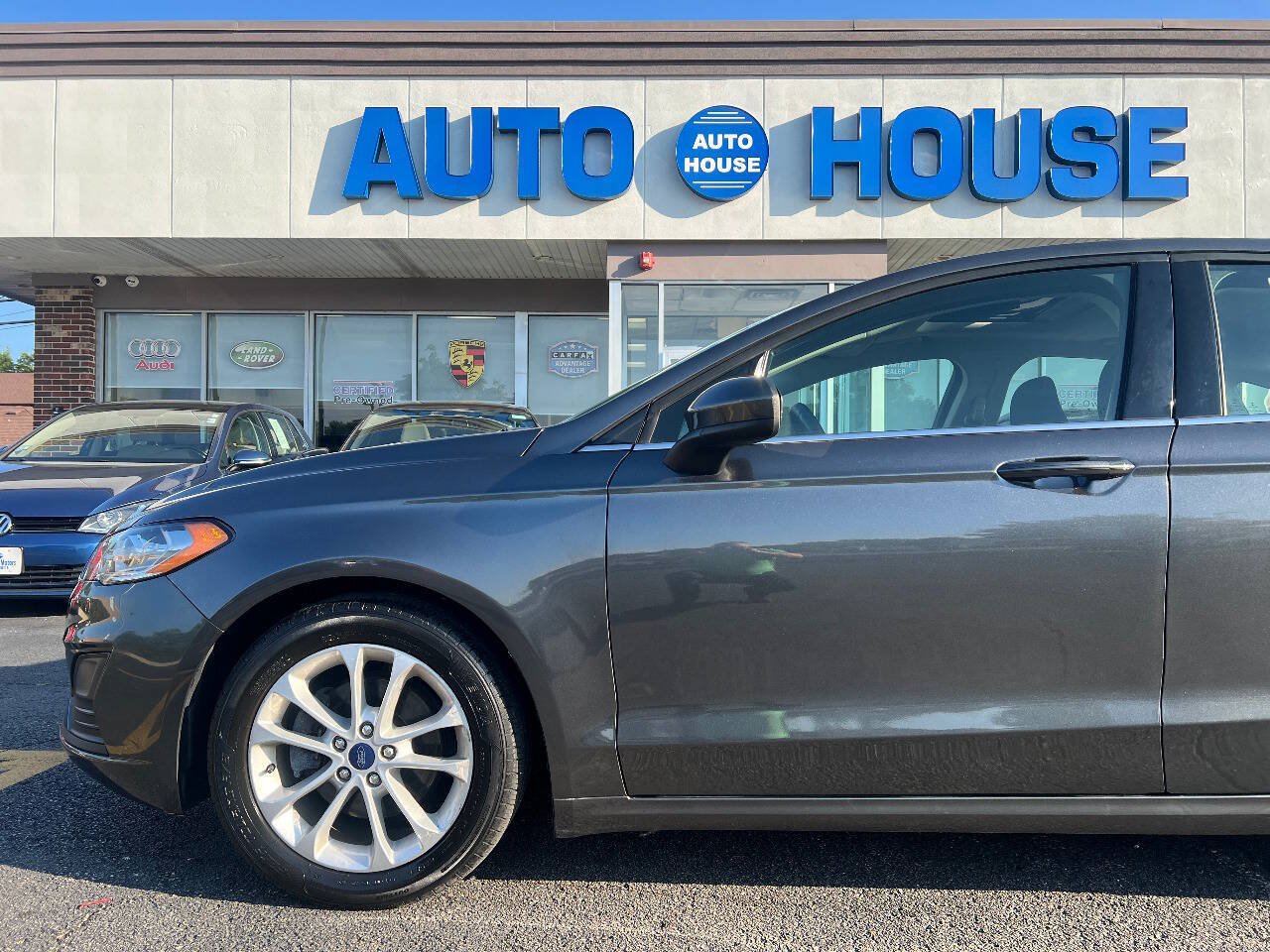 Used 2020 Ford Fusion SE FWD image 37
