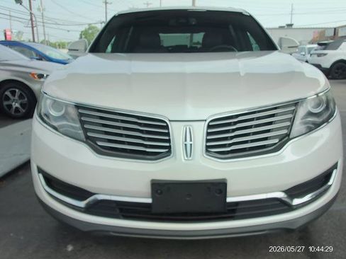 Used 2016 Lincoln MKX Reserve w/ Driver Assistance Package AWD/4WD image 2