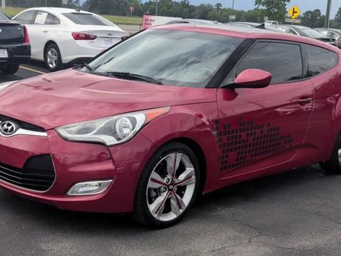 Used 2016 Hyundai Veloster w/ Option Group 02 FWD image 4