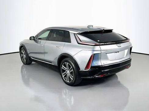 Used 2024 Cadillac Lyriq Luxury RWD image 2