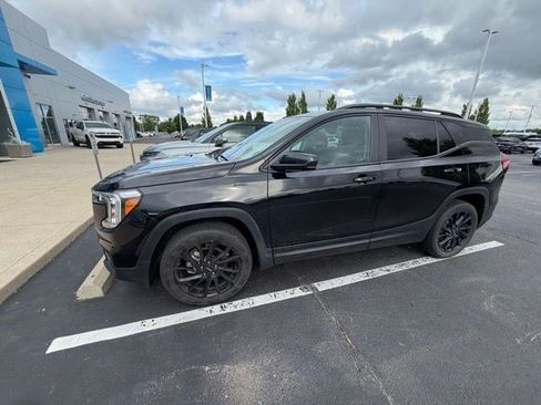 Used 2023 GMC Terrain SLE w/ Driver Convenience Package AWD/4WD image 20