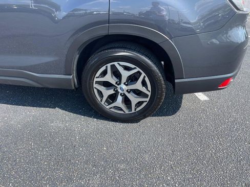 Used 2023 Subaru Forester Premium AWD/4WD image 3