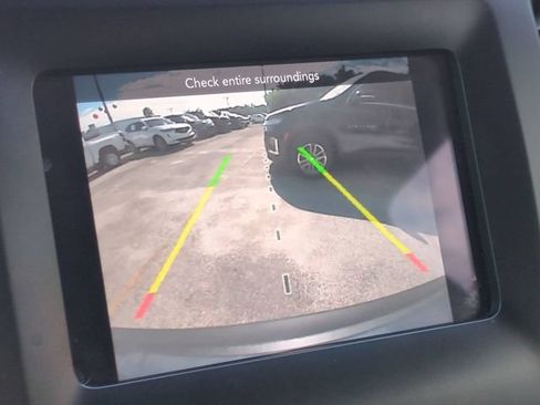 Used 2021 Jeep Cherokee Latitude FWD image 23