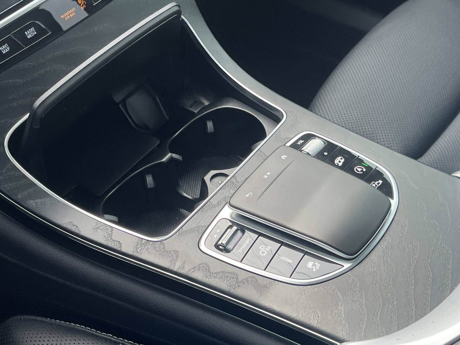 Certified 2022 Mercedes-Benz GLC 43 AMG 4MATIC image 37