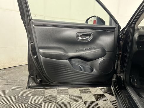 Used 2024 Honda HR-V LX image 14