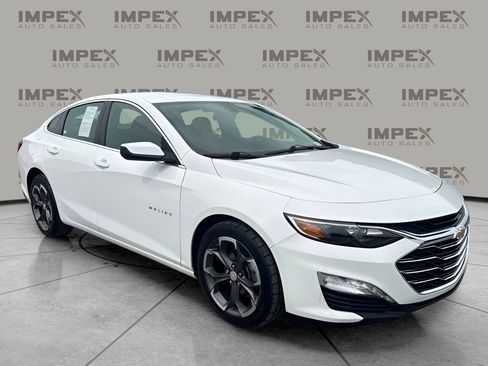 Used 2022 Chevrolet Malibu LT FWD image 4