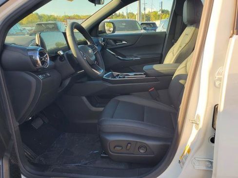 New 2026 Chevrolet Equinox LT w/ Convenience Package II image 8