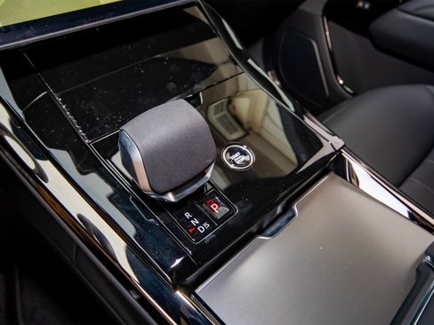 New 2025 Land Rover Range Rover Sport Dynamic SE image 27