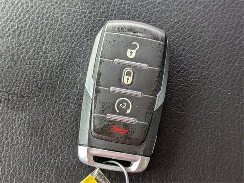 Used 2019 RAM 1500 Laramie image 30