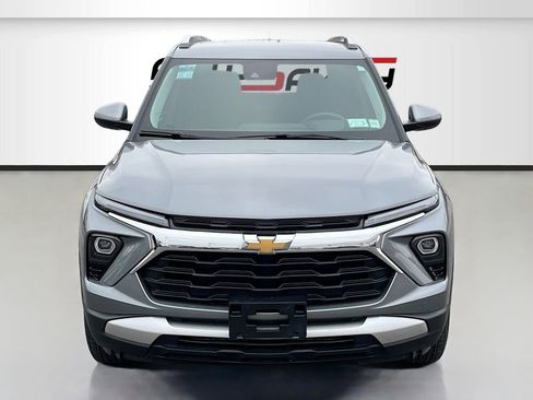 Used 2024 Chevrolet TrailBlazer LT image 2