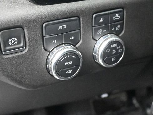 Used 2025 GMC Sierra 1500 SLT image 29