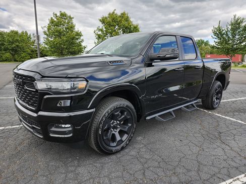 Used 2025 RAM 1500 Big Horn AWD/4WD image 15