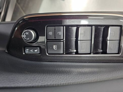 Used 2025 Toyota Crown Signia AWD/4WD image 32