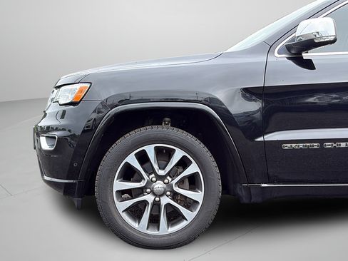 Used 2017 Jeep Grand Cherokee Overland w/ Jeep Active Safety Group AWD/4WD image 28