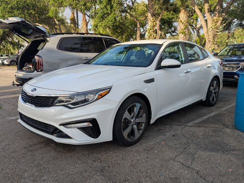 Used 2020 Kia Optima S image 3