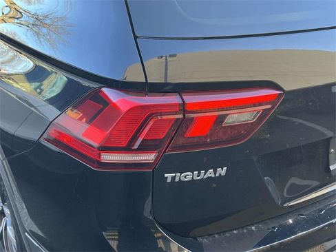 Used 2021 Volkswagen Tiguan S image 9