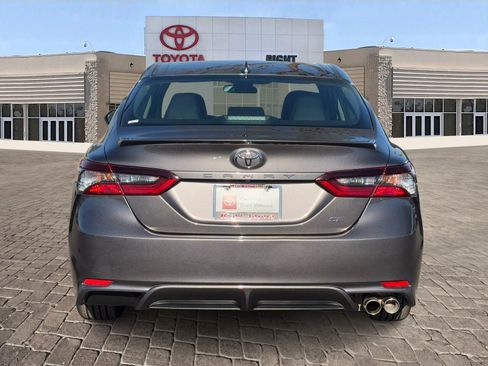Certified 2022 Toyota Camry SE image 5