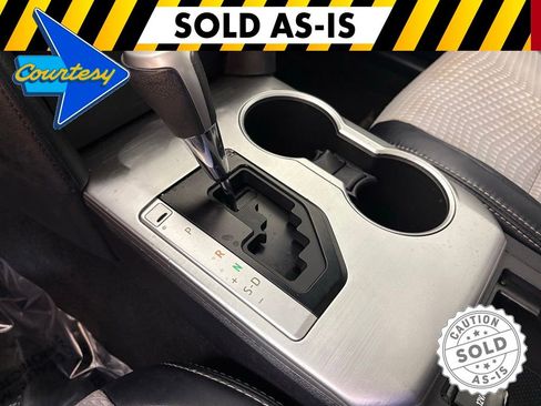 Used 2014 Toyota Camry SE w/ Moonroof Package FWD image 27