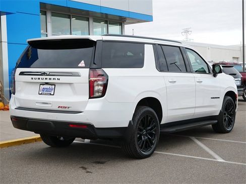 Used 2022 Chevrolet Suburban RST w/ Luxury Package image 26