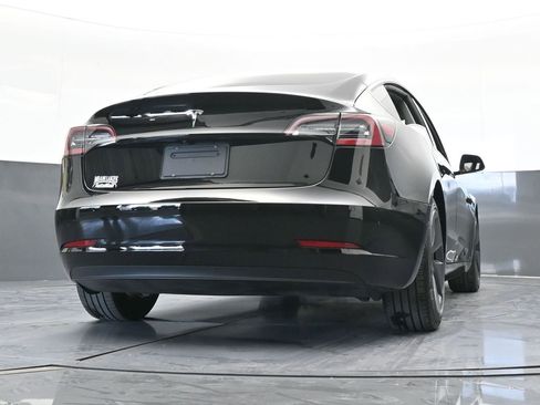 Used 2021 Tesla Model 3 Standard Range Plus image 54