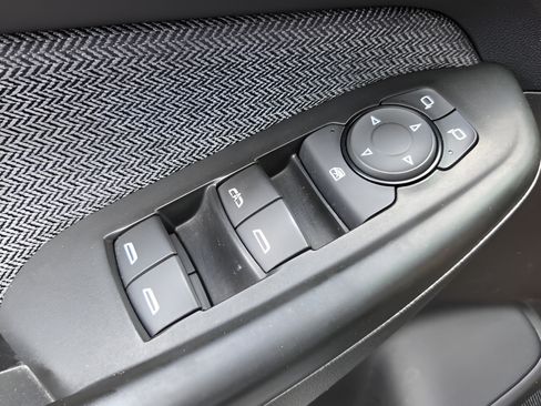 Used 2025 Chevrolet TrailBlazer LT FWD image 28