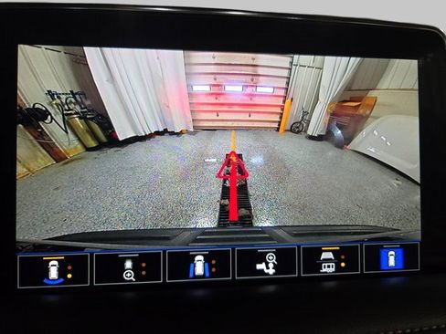 Used 2021 GMC Yukon XL AT4 w/ Technology Package image 26