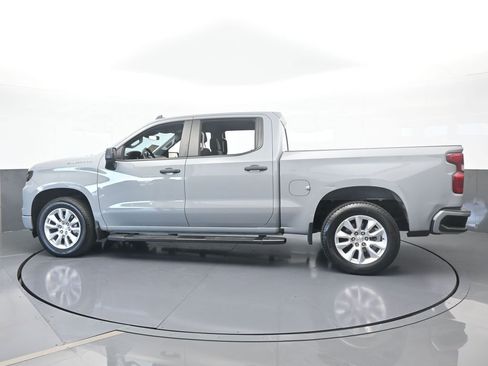 Used 2024 Chevrolet Silverado 1500 Custom image 3