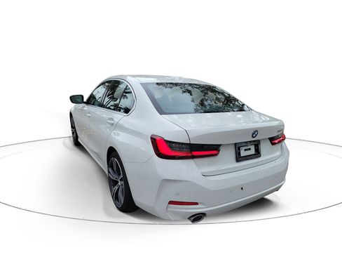 Certified 2024 BMW 330i Sedan w/ Convenience Package RWD image 3