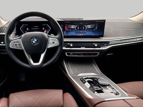 Used 2024 BMW X7 xDrive40i AWD/4WD image 8