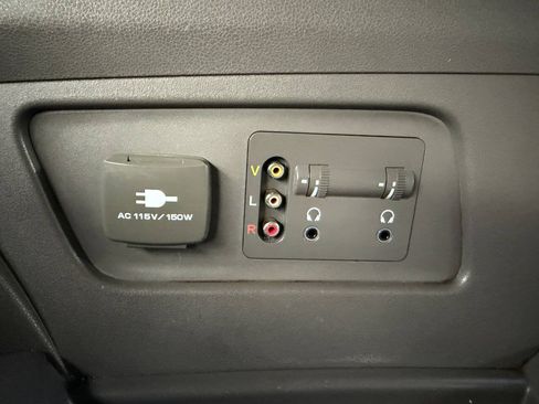 Used 2014 Honda Odyssey Touring Elite image 31