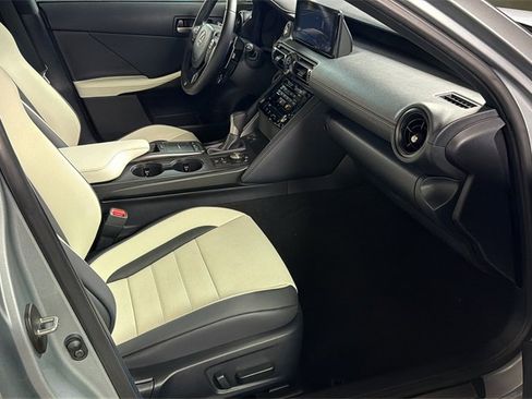 Certified 2025 Lexus IS 350 F Sport image 10