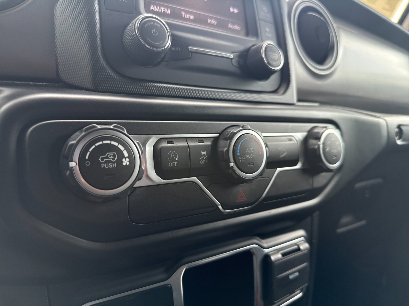 Used 2021 Jeep Wrangler Unlimited Sport AWD/4WD image 16