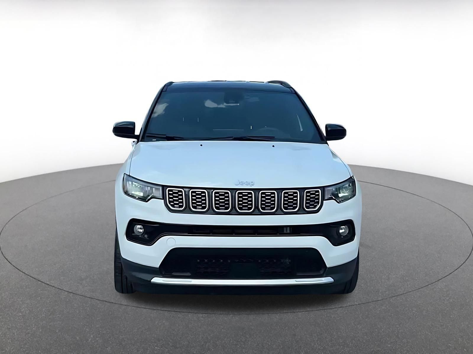 Used 2025 Jeep Compass Limited AWD/4WD image 4