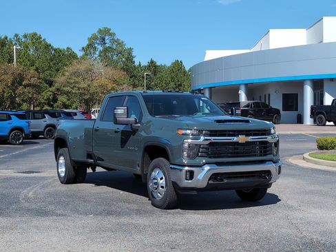 New 2026 Chevrolet Silverado 3500 LT image 2