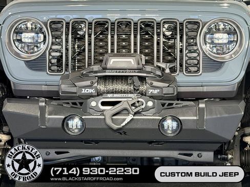 Used 2026 Jeep Wrangler Unlimited Rubicon AWD/4WD image 5