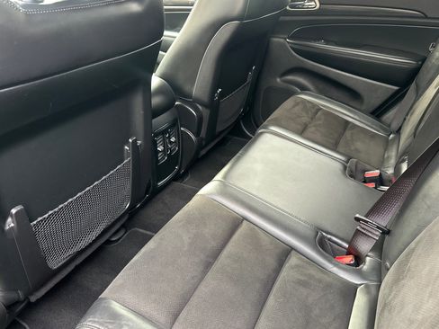 Used 2024 Jeep Grand Cherokee Limited image 27